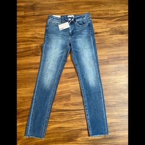 Vervet by Flying Monkey Midrise Raw Hem Skinny NWT